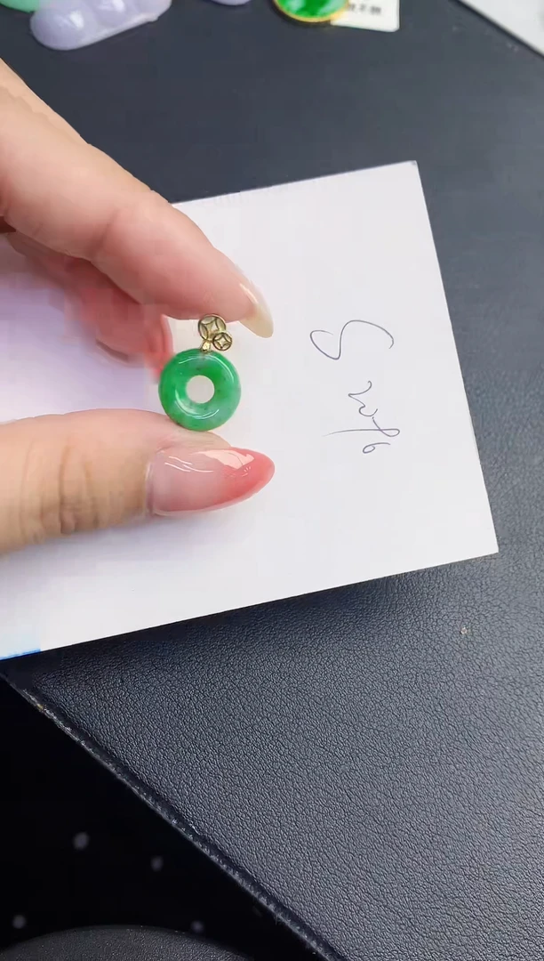 翡翠未镶嵌颈饰缅甸天然翡翠A货