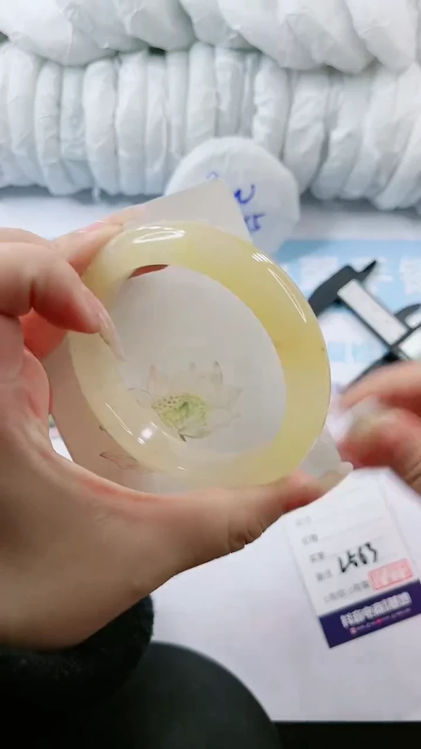 【闪购商品】石英质玉手镯未镶嵌多样性发货L563