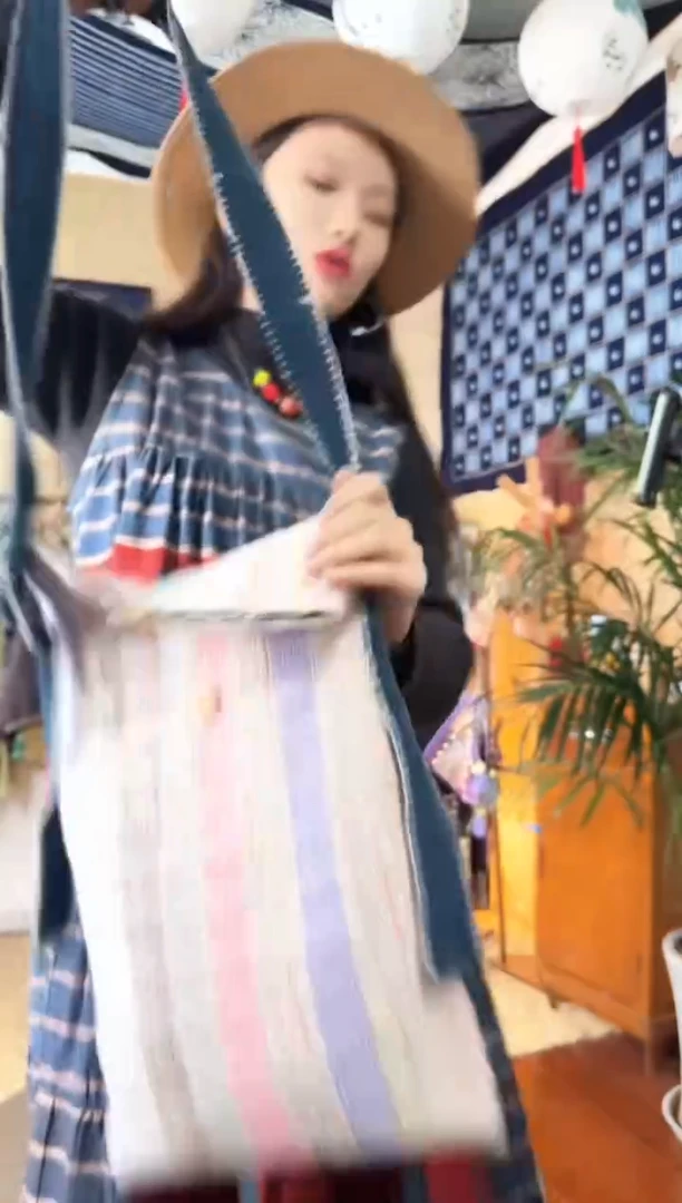 【闪购商品】设计师款裂织布包