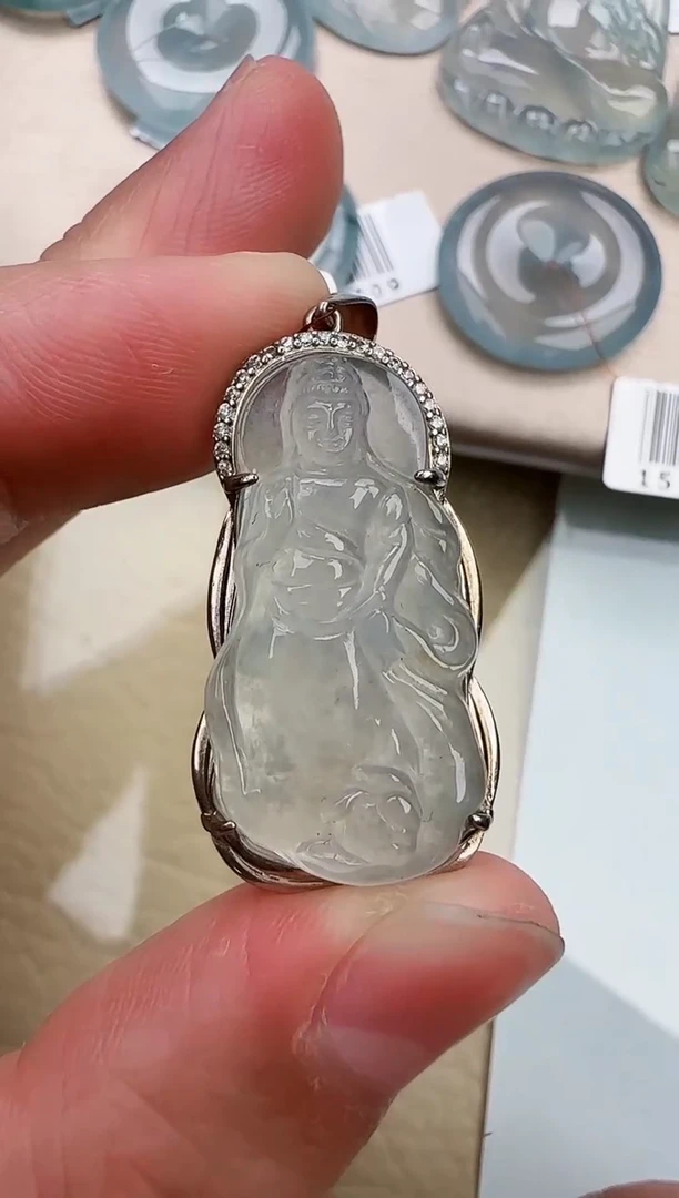 翡翠未镶嵌颈饰缅甸天然翡翠A货