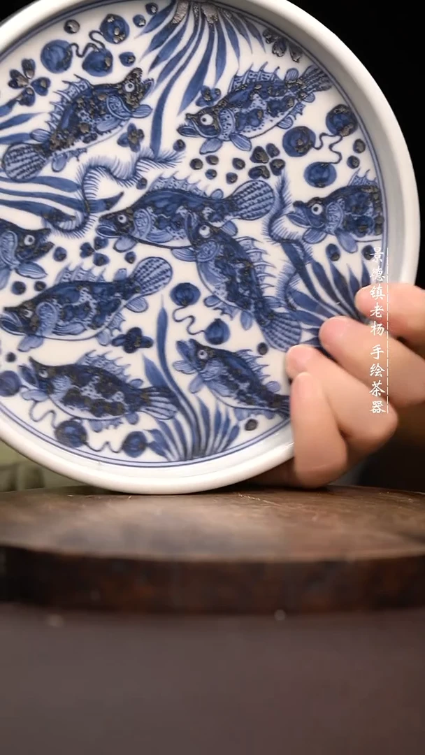 手绘茶具瑕不掩瑜直边