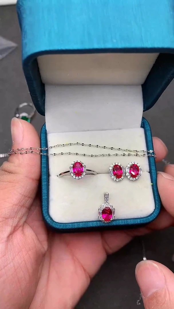 【闪购商品】红宝石套装银S925镶嵌·····