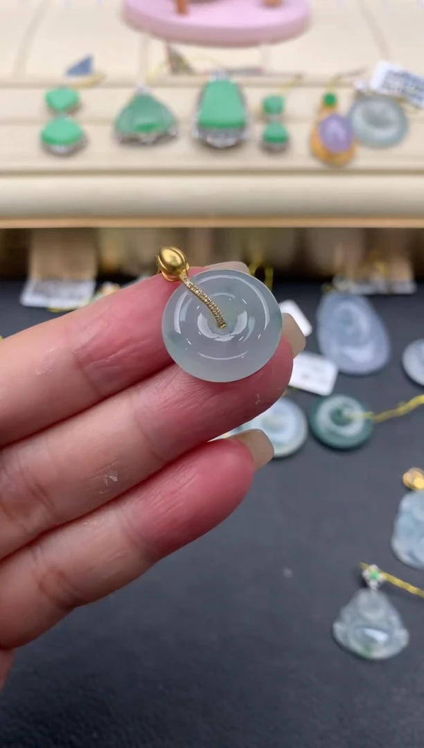 【闪购商品】翡翠颈饰18K金镶嵌Q717   