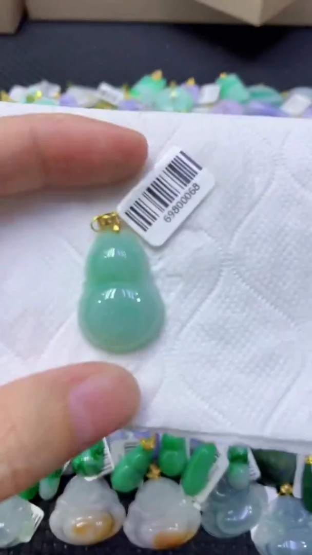 颈饰未镶嵌翡翠天然缅甸翡翠A货