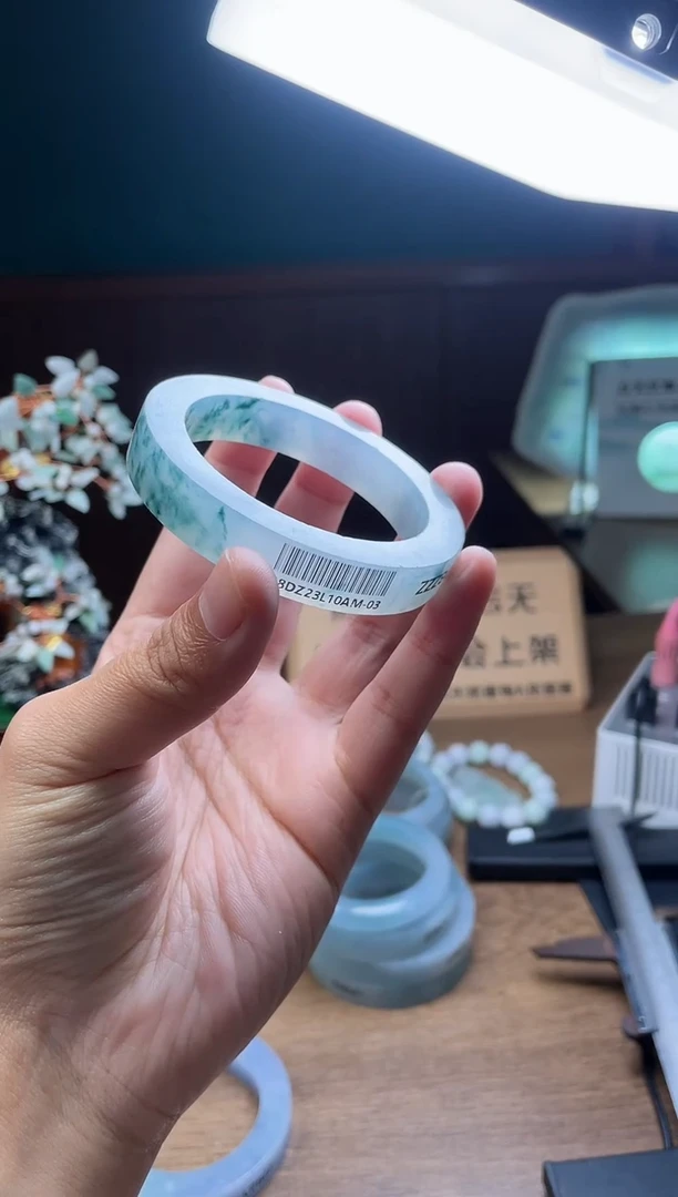 【闪购商品】定制翡翠手镯未镶嵌定制