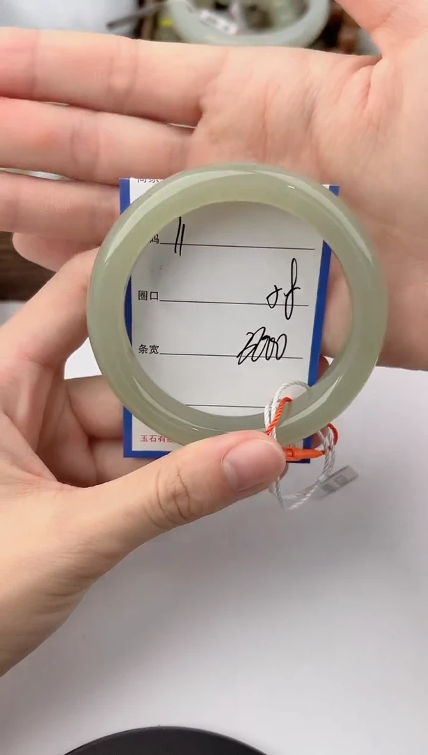 未镶嵌手镯和田玉71颜色微差无瑕疵