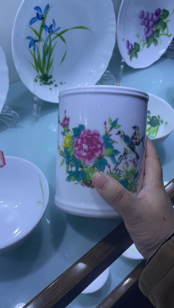 笔筒开播福利 景德镇高温白瓷粉彩系列牡丹笔筒