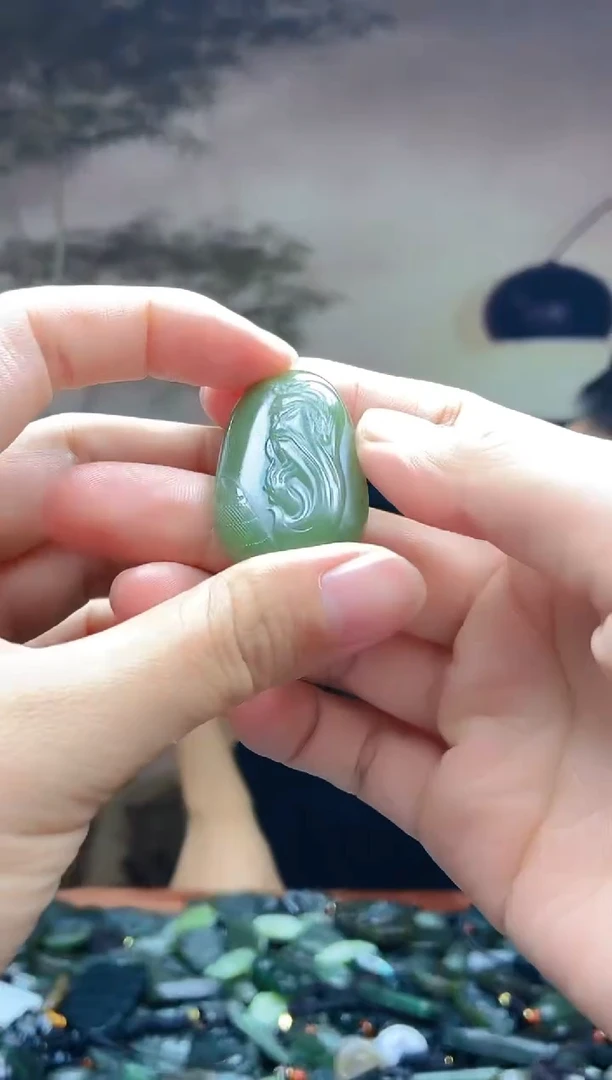 颈饰未镶嵌和田玉1