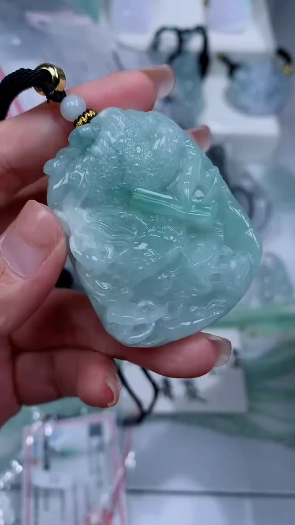 颈饰未镶嵌翡翠吊坠