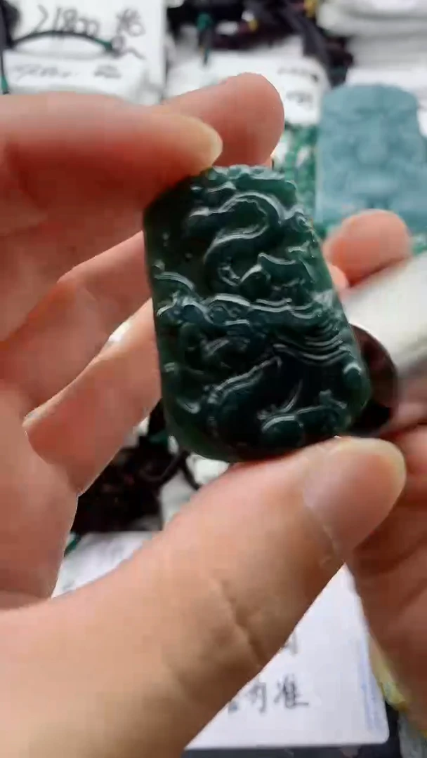 翡翠未镶嵌颈饰88888888