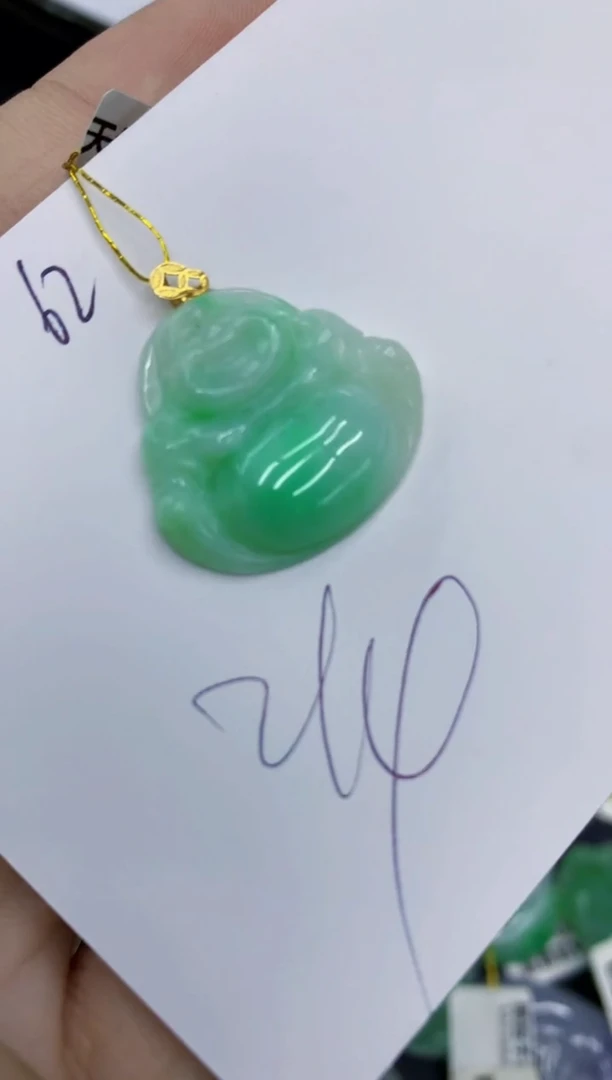 翡翠18K金镶嵌颈饰11111111111