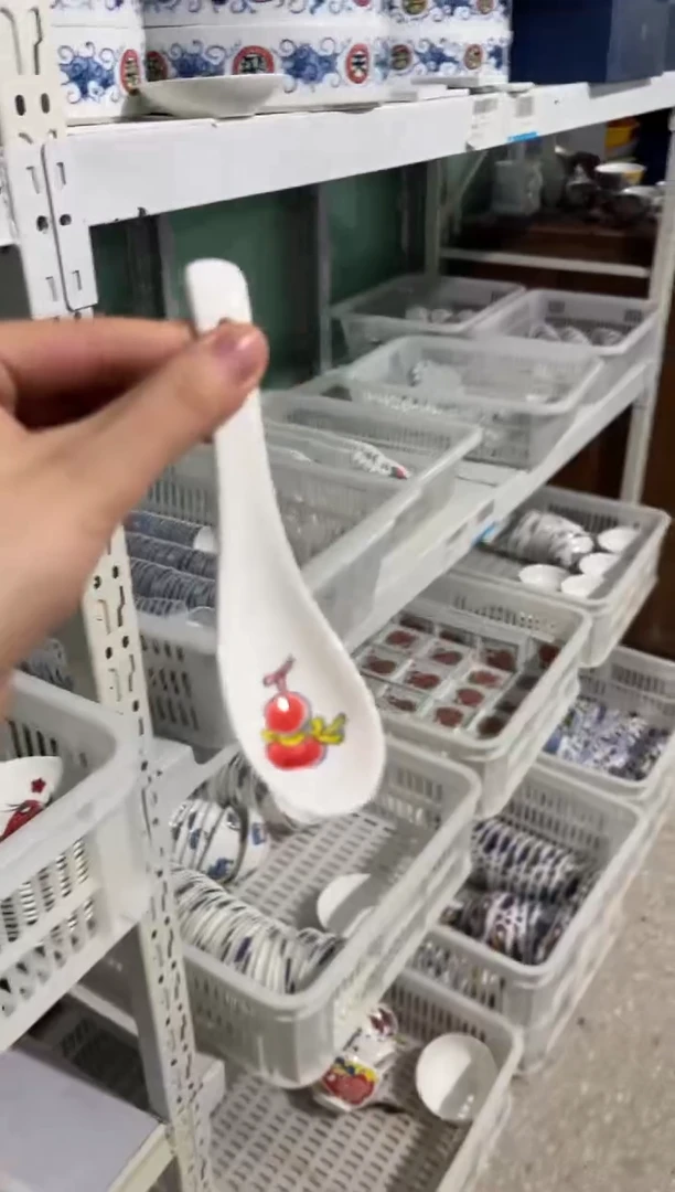 陶瓷昨明景德镇陶瓷：勺子