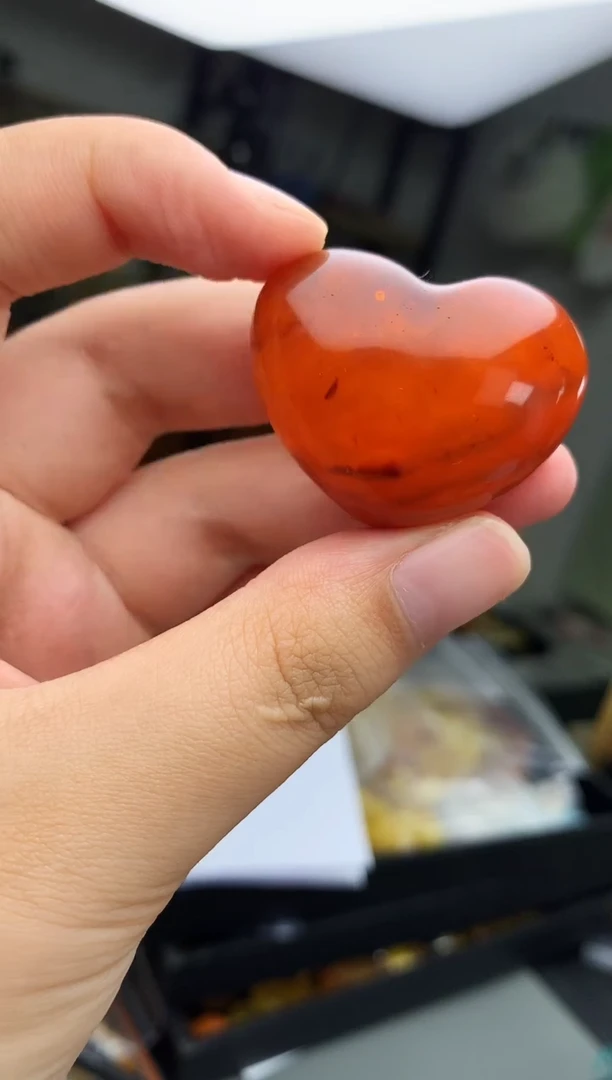 未镶嵌琥珀珠宝奇石88