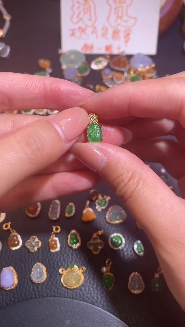 颈饰银S925镶嵌翡翠天然a货翡翠