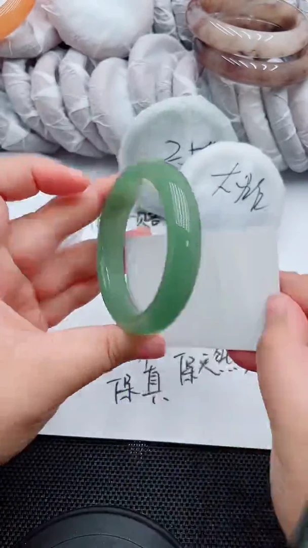 未镶嵌手镯石英质玉69-55-56