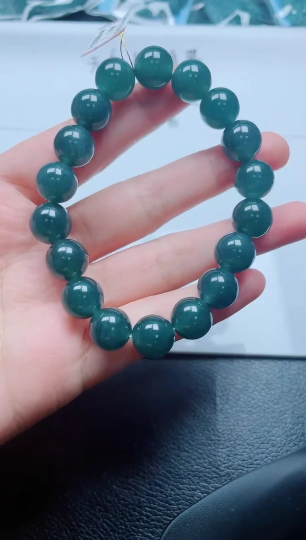 翡翠未镶嵌颈饰