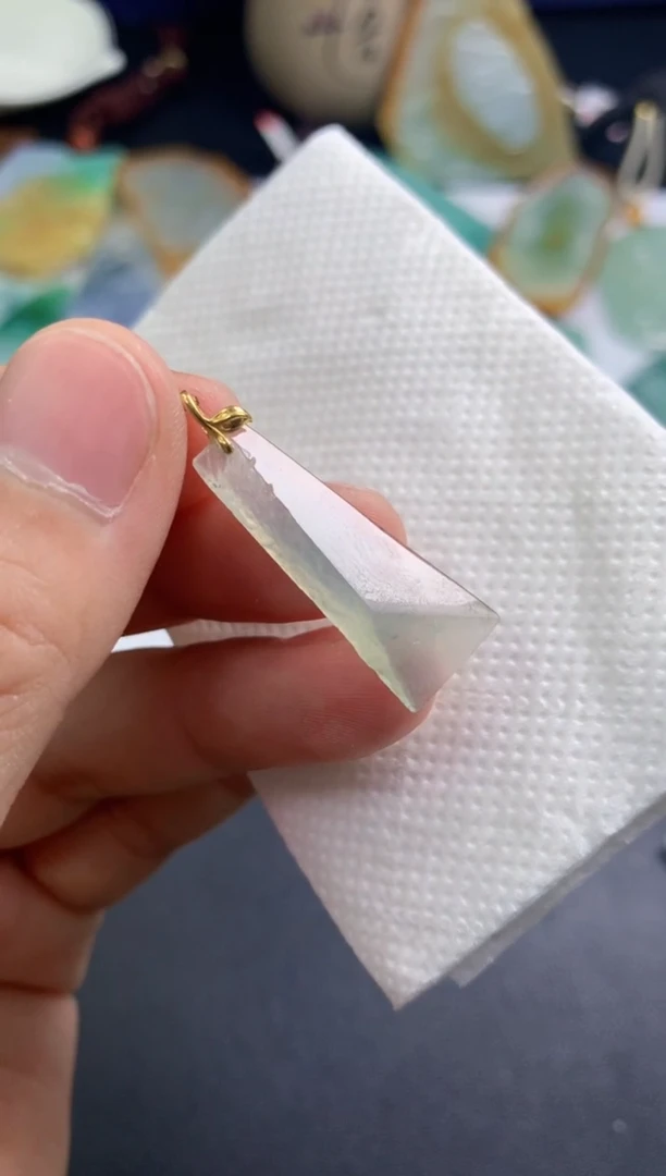 颈饰未镶嵌翡翠