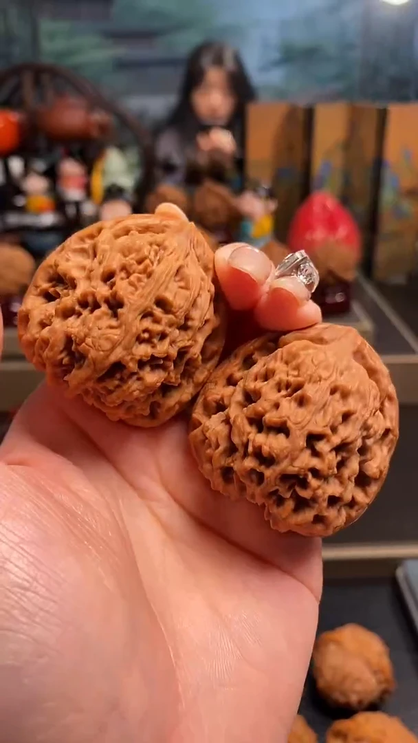 【闪购商品】文玩核桃把件H 880南疆石42尺