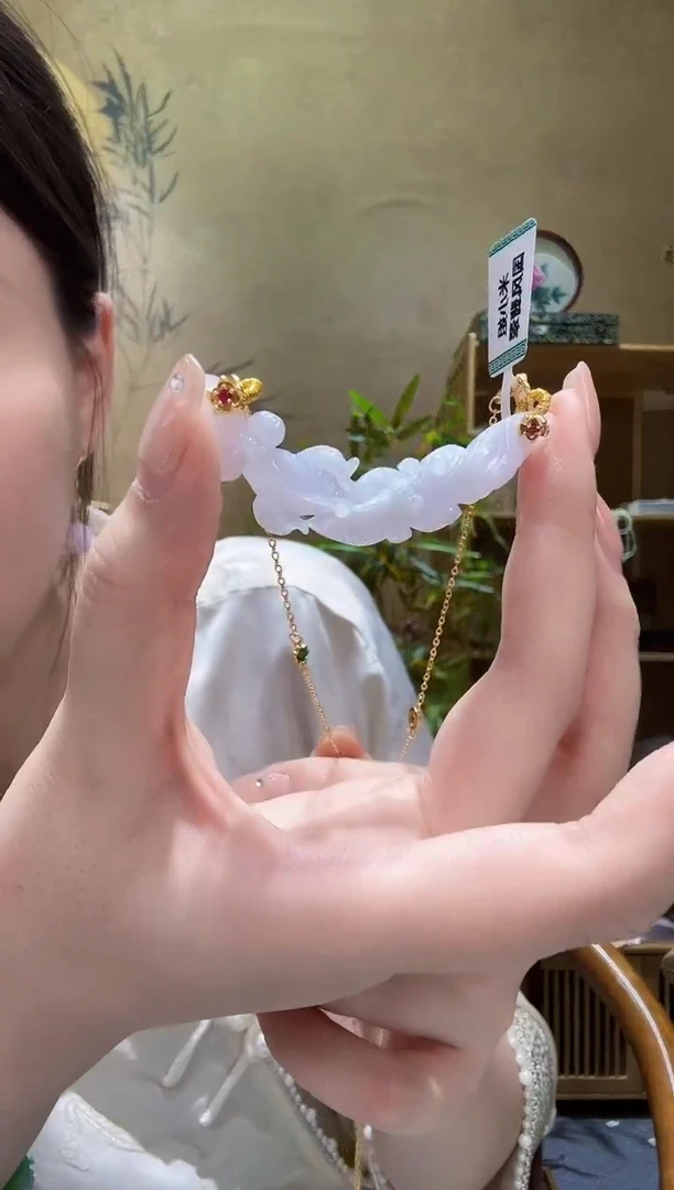 翡翠未镶嵌颈饰吊坠