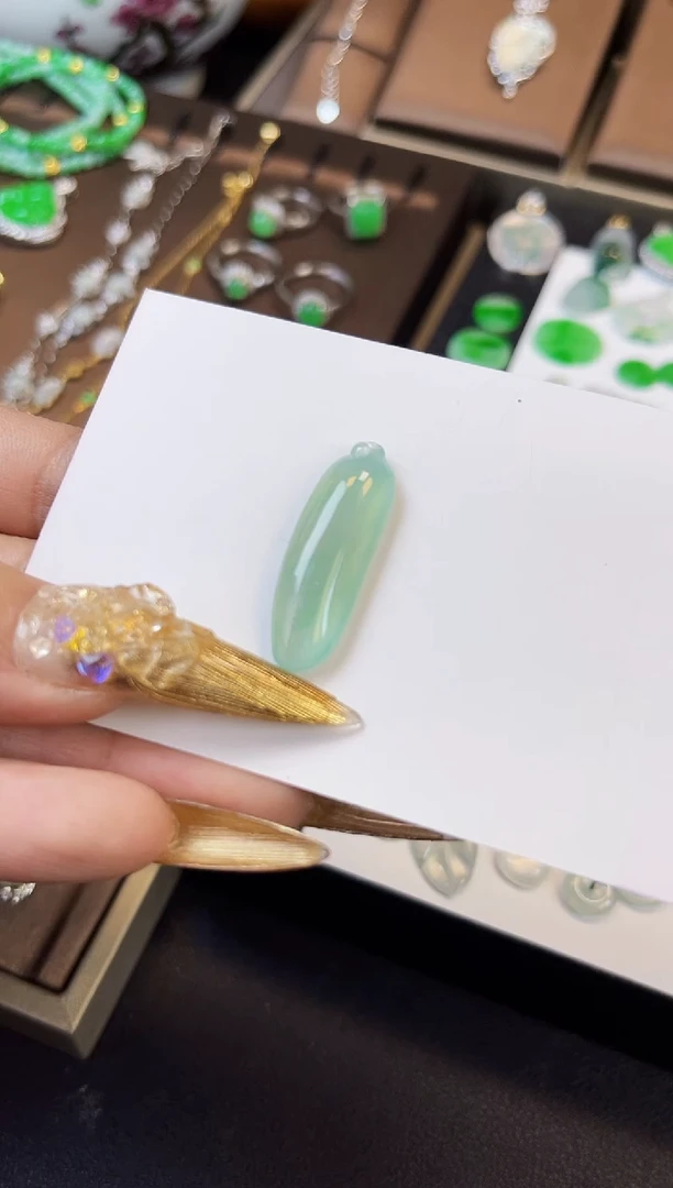 翡翠裸石XX4000缅甸A货翡翠冰底薄荷绿福瓜