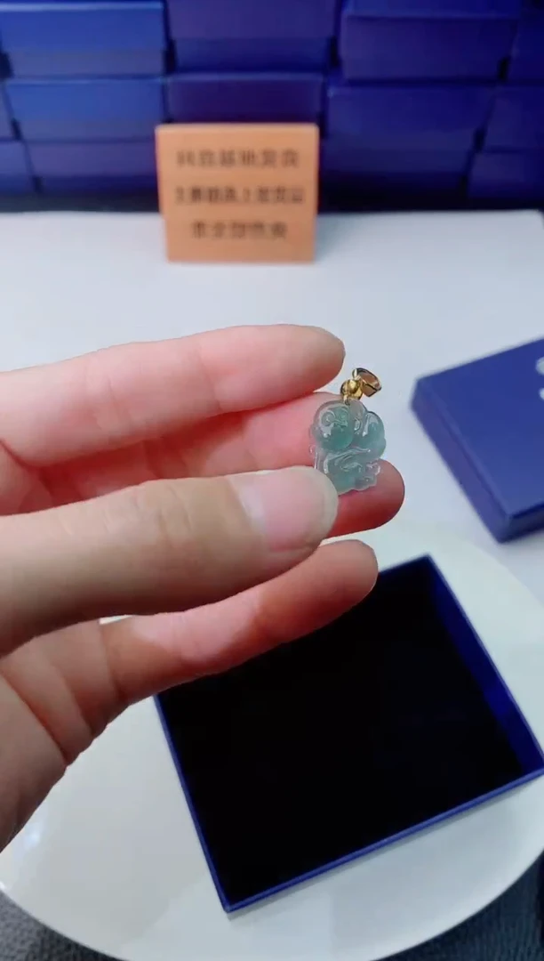 翡翠未镶嵌颈饰111111111