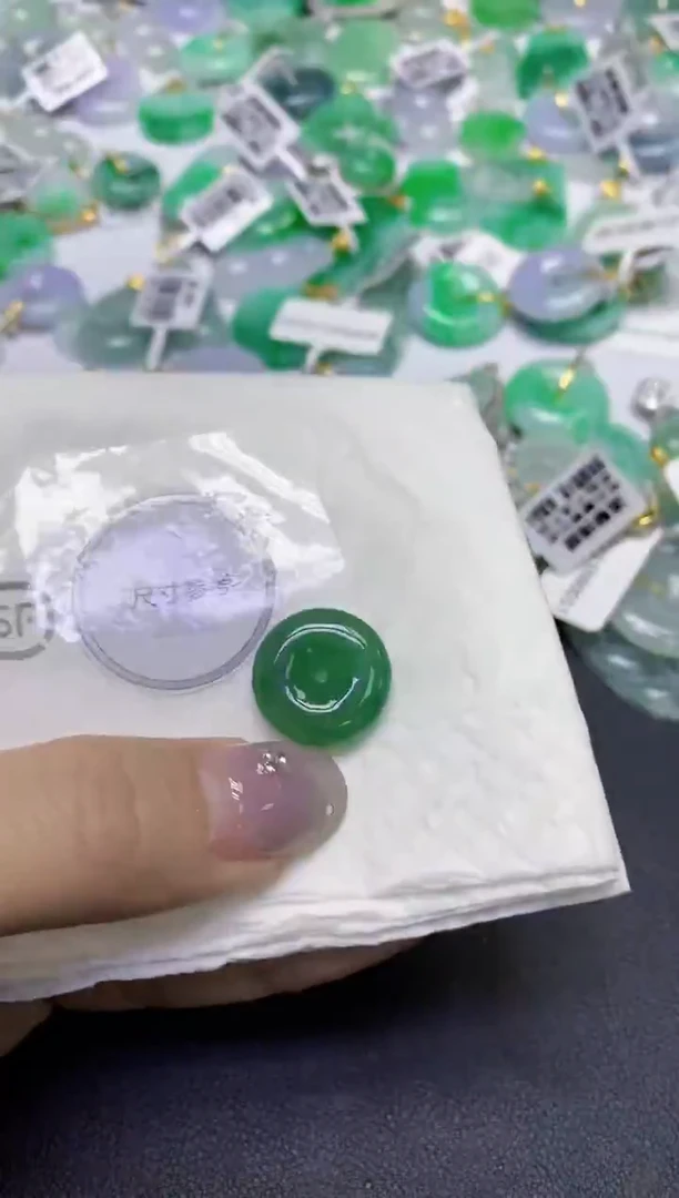 颈饰未镶嵌翡翠天然缅甸翡翠A货百元以上9元证书费自理