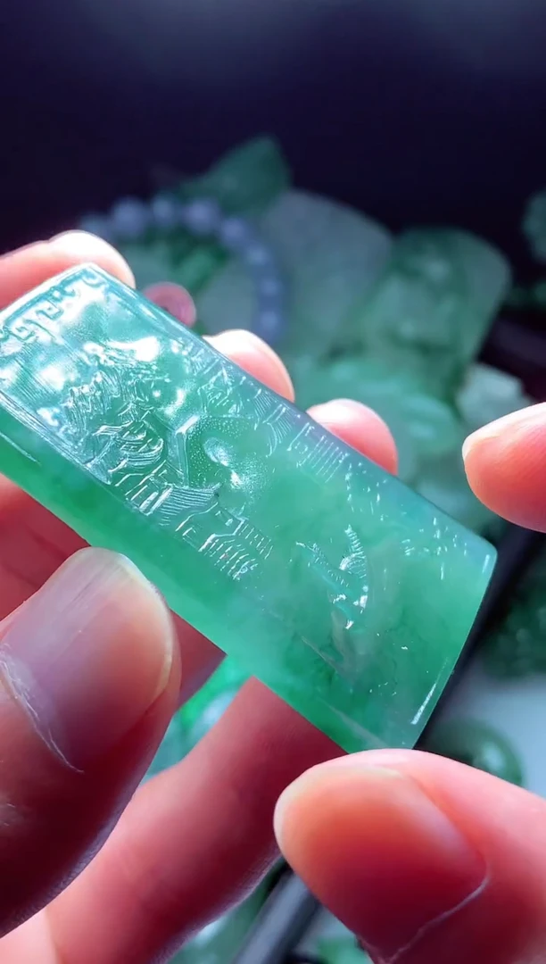 未镶嵌定制翡翠b****?翡翠毛货定制