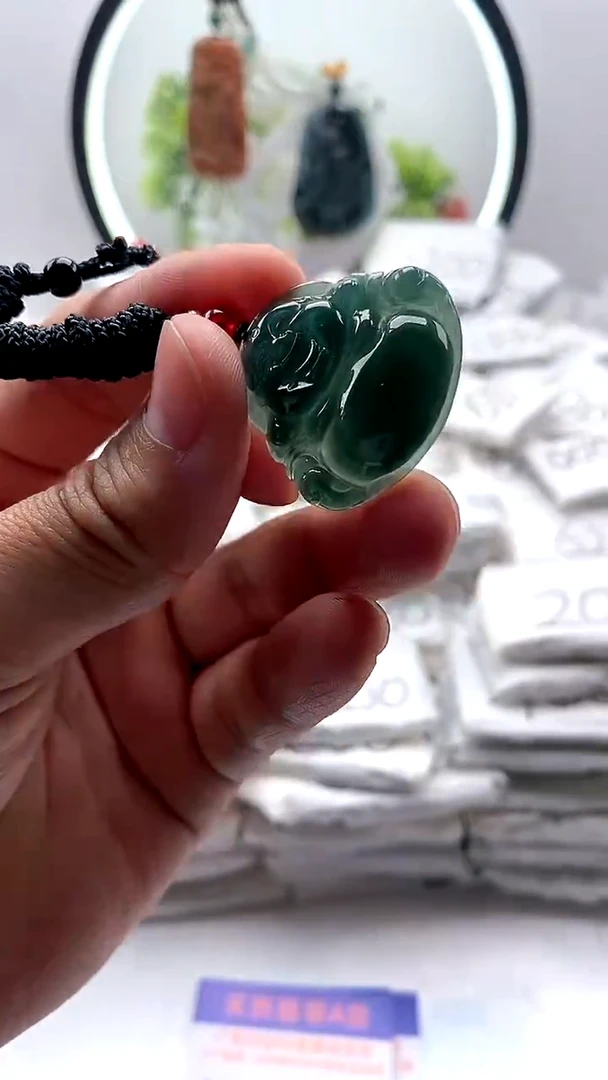 【闪购商品】翡翠颈饰未镶嵌佛公
