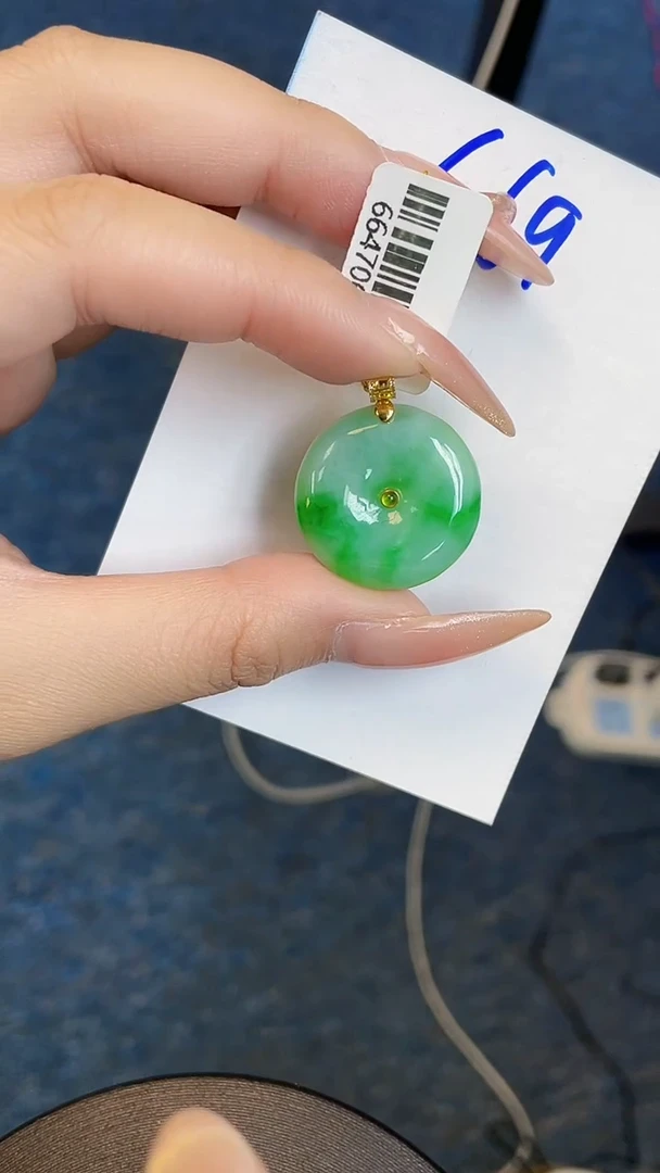 【闪购商品】翡翠颈饰18K金镶嵌00000000