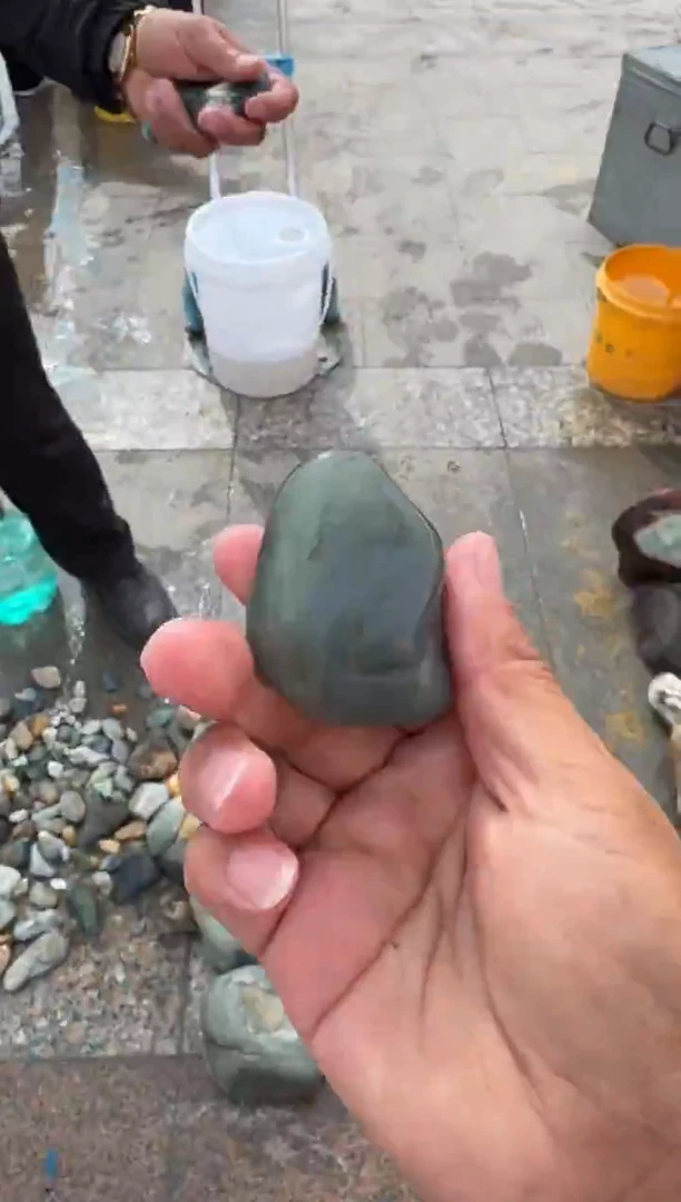 未镶嵌戒指和田玉（糖玉）和田玉