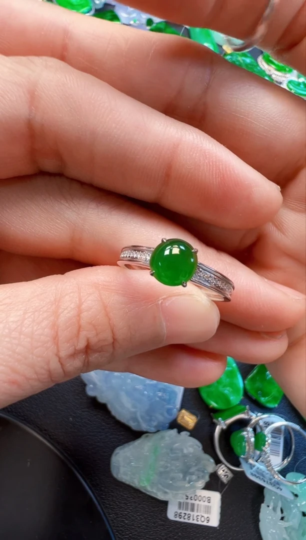 【闪购商品】翡翠戒指18K金镶嵌5800一对