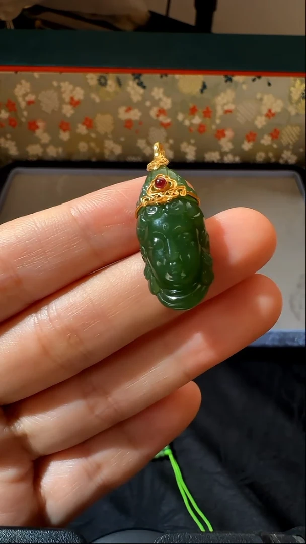 吊坠(不含链)18K金镶嵌和田玉和田玉辣阳绿观音