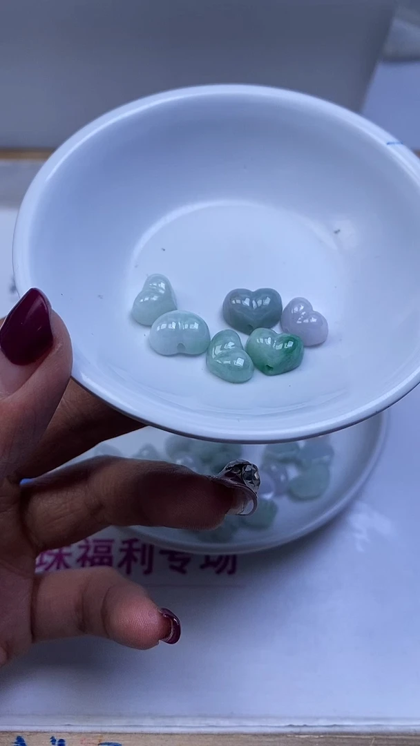 未镶嵌翡翠手饰 翡翠 屁 桃 2个12元