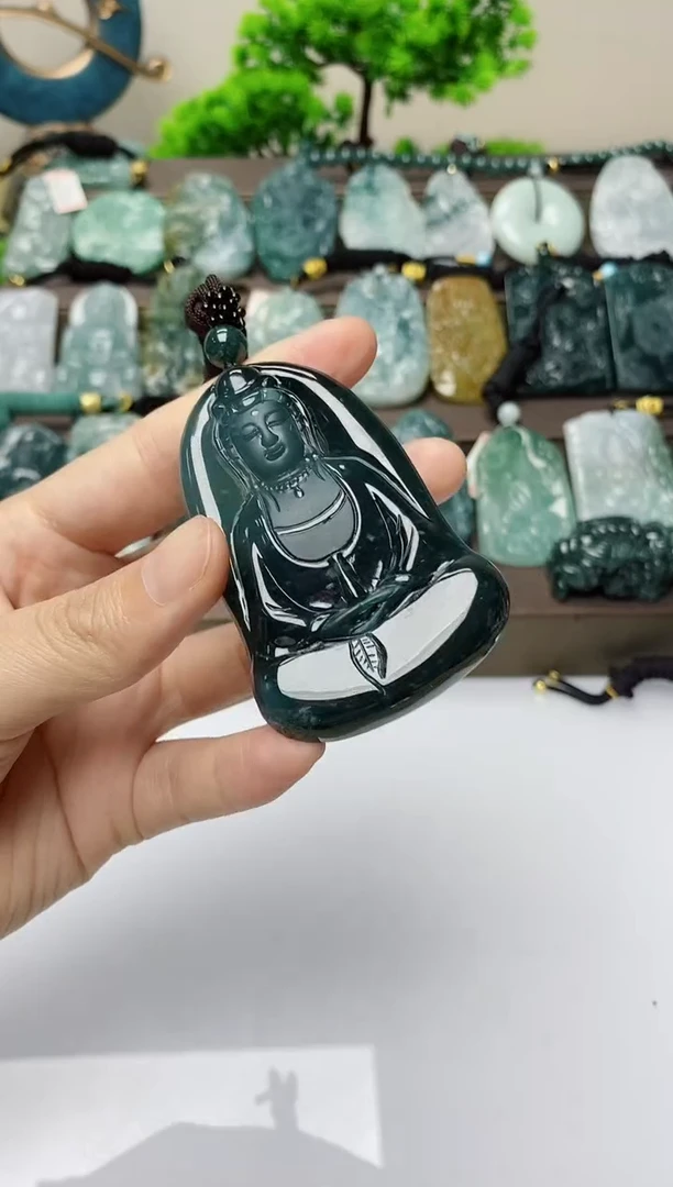 翡翠未镶嵌颈饰