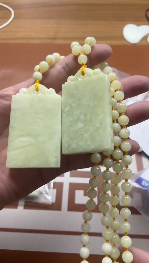 未镶嵌透闪石-蛇纹石玉颈饰多样性发货一件