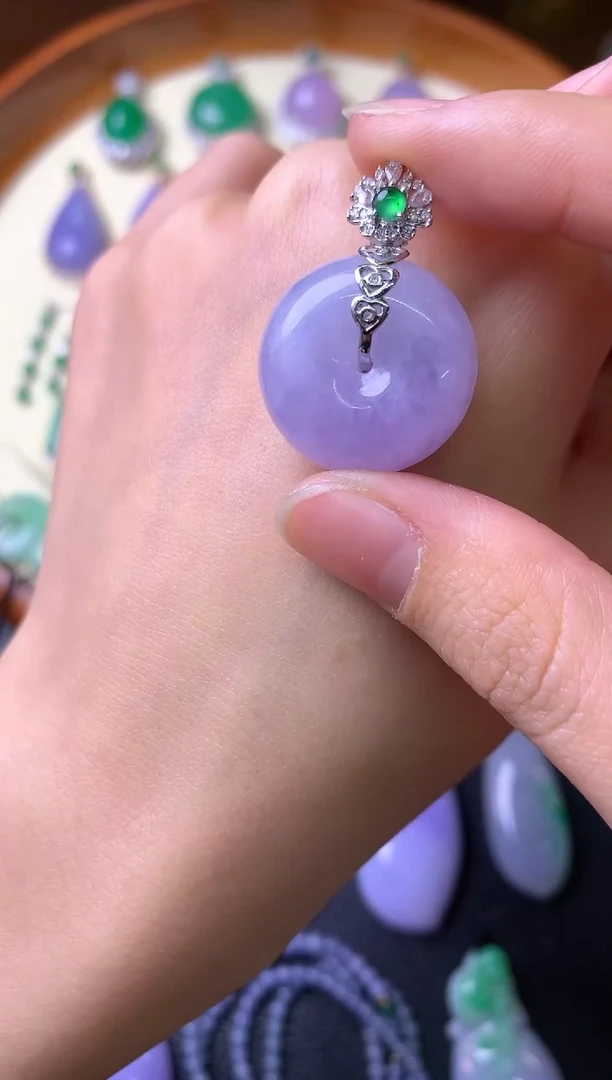 【闪购商品】翡翠吊坠(赠链)18K金镶嵌吊坠