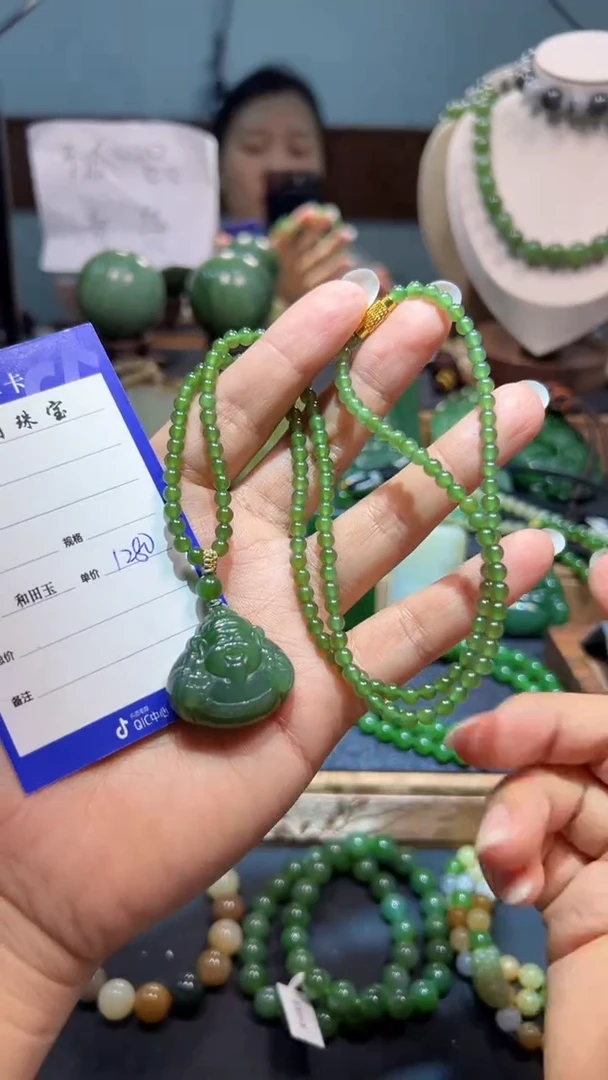 颈饰未镶嵌和田玉1