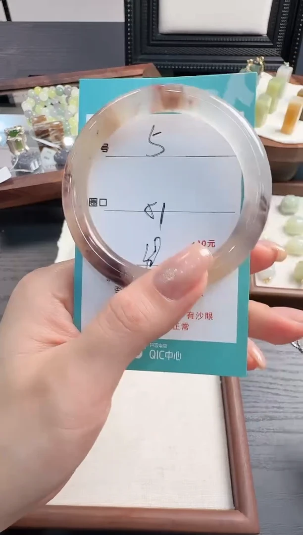 未镶嵌手镯石英质玉5
