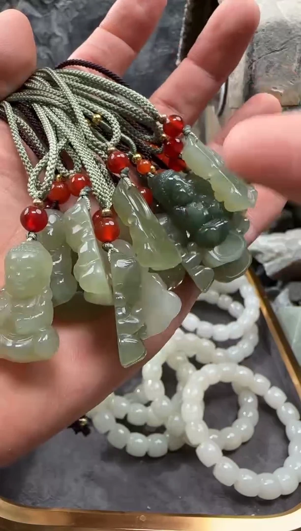 和田玉未镶嵌颈饰吊坠多样性拍一发一件