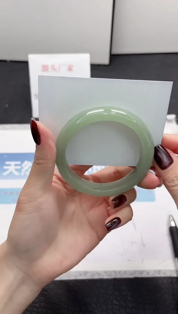 【闪购商品】石英质玉手镯未镶嵌400-56