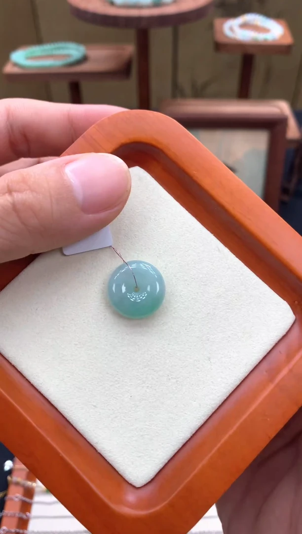 翡翠未镶嵌吊坠(不含链)平安扣