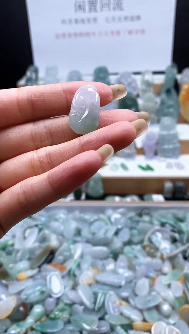 翡翠未镶嵌吊坠(不含链)80如意