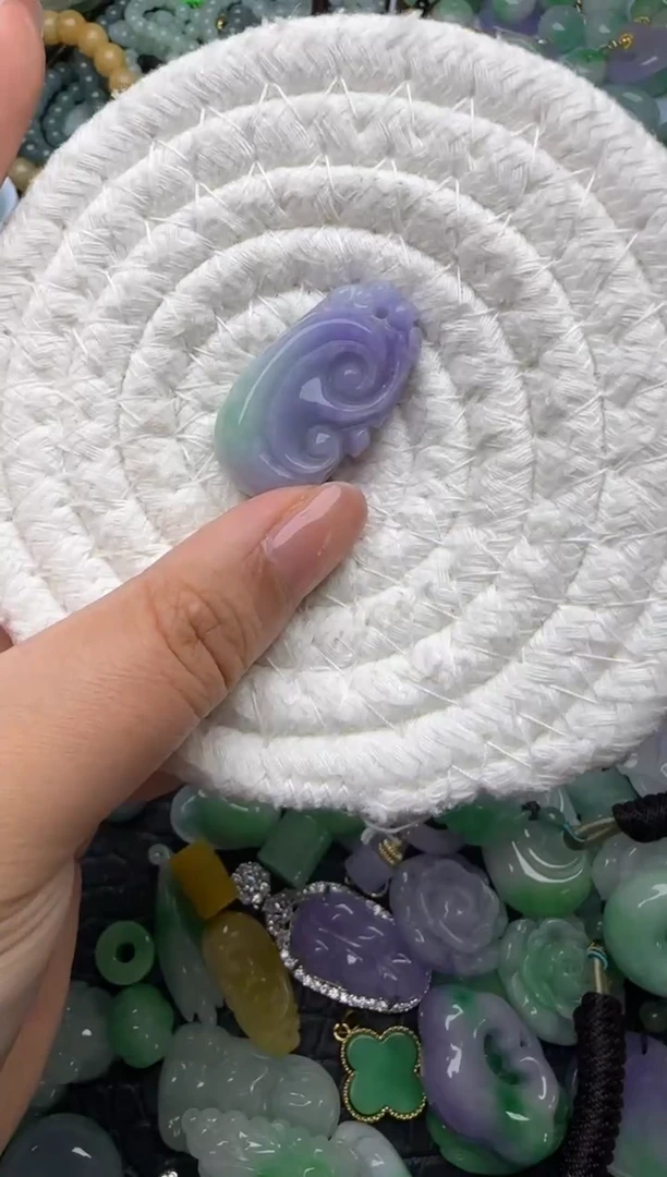 颈饰未镶嵌翡翠缅甸翡翠吊坠