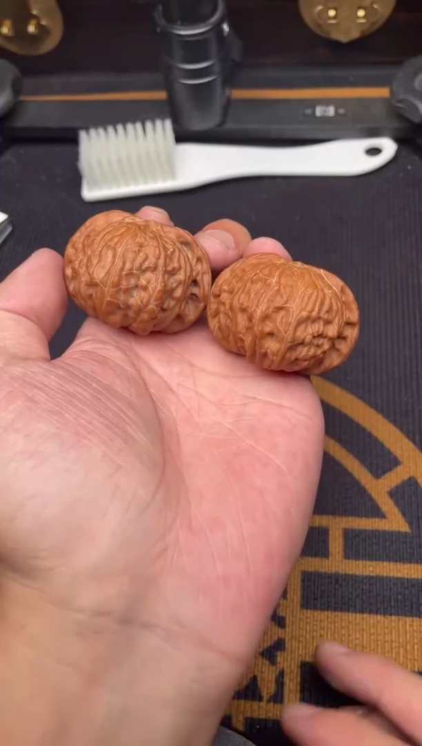 文玩核桃吊坠磨盘44+