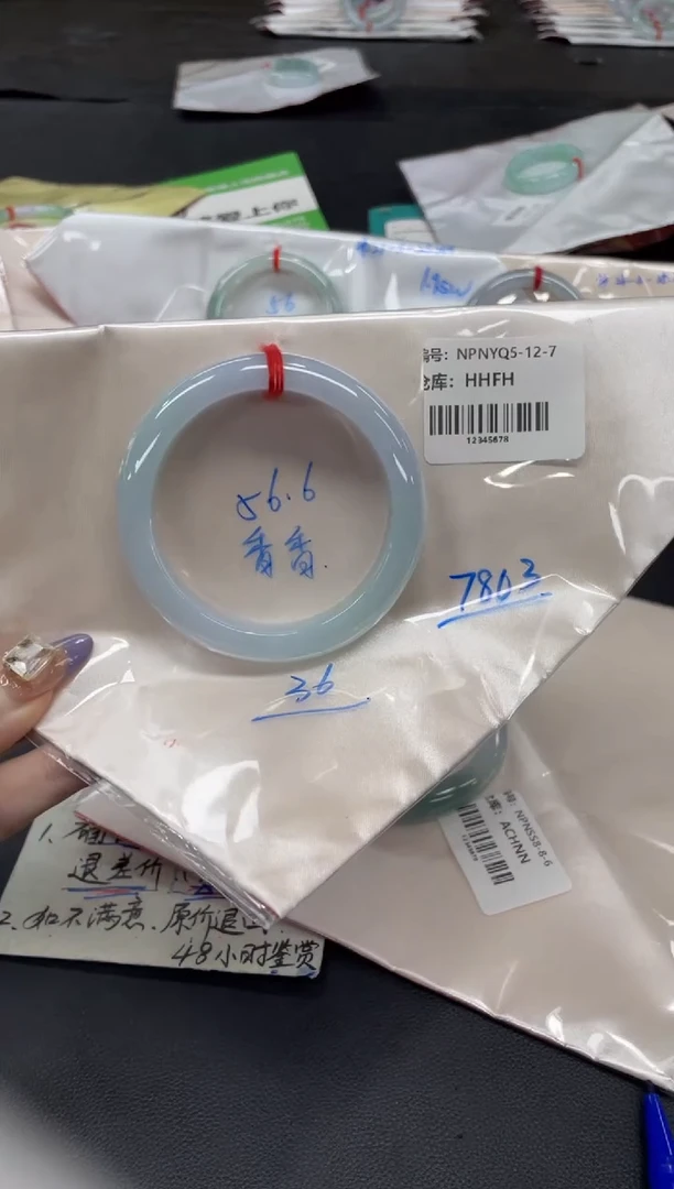 未镶嵌手镯翡翠翡翠手镯