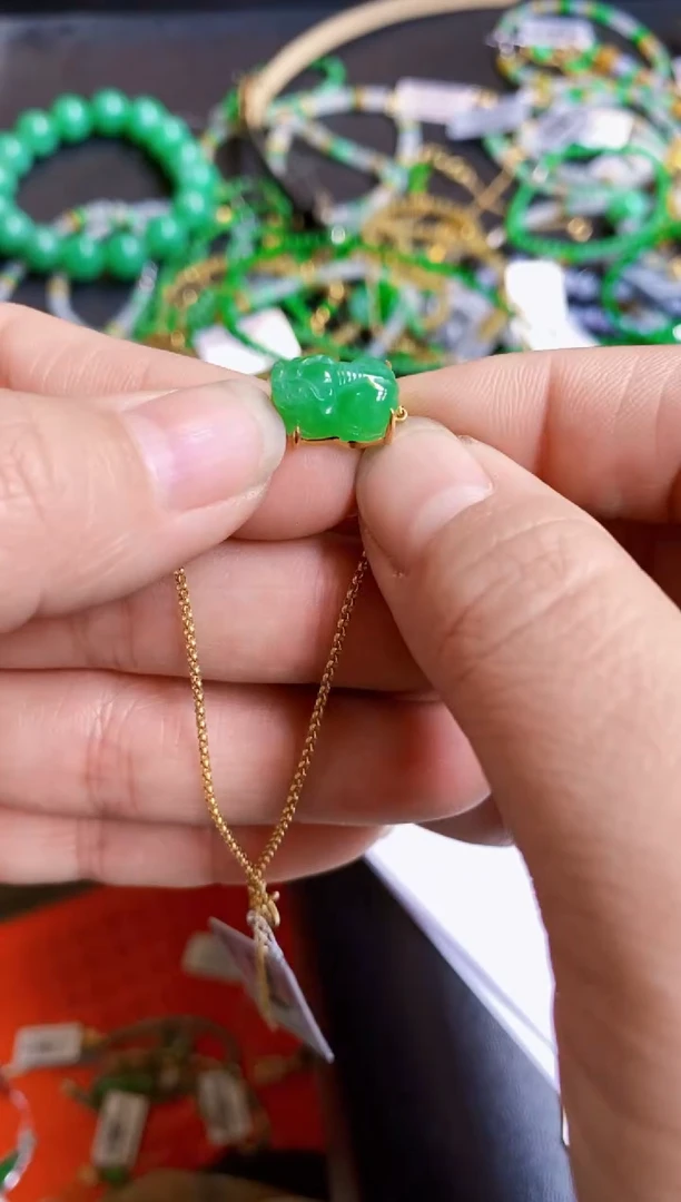 【闪购商品】翡翠颈饰18K金镶嵌手链