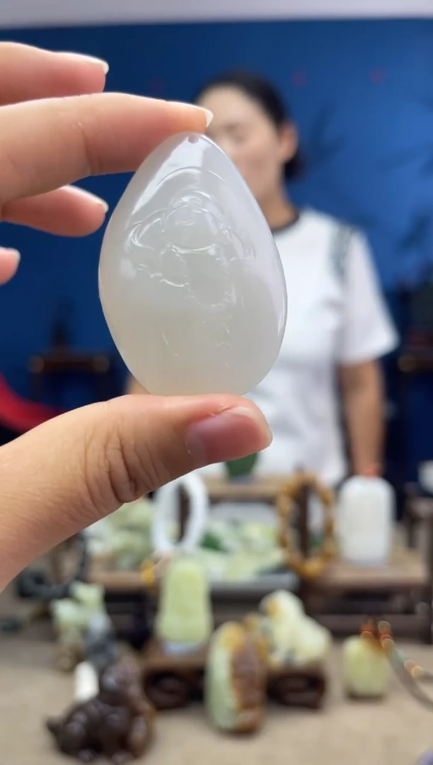 和田玉未镶嵌颈饰1