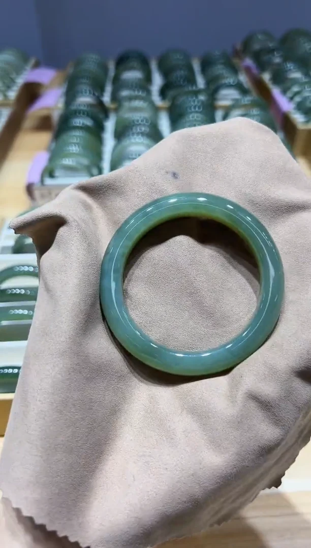 【闪购商品】和田玉手镯未镶嵌v0251圈口55