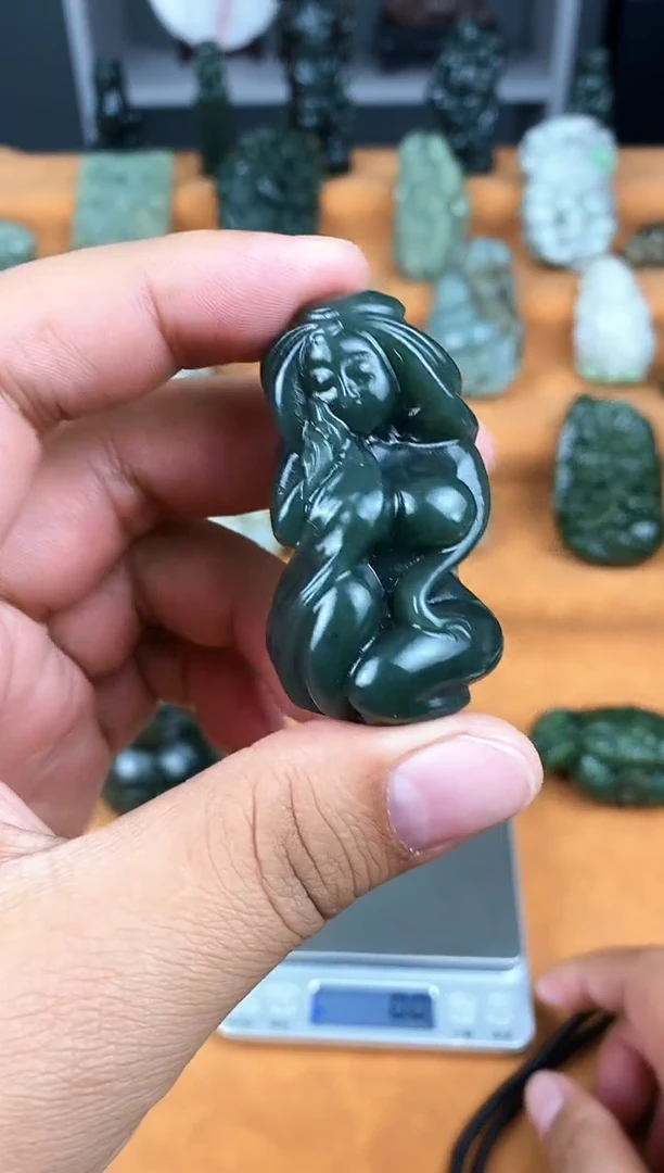 颈饰未镶嵌和田玉1