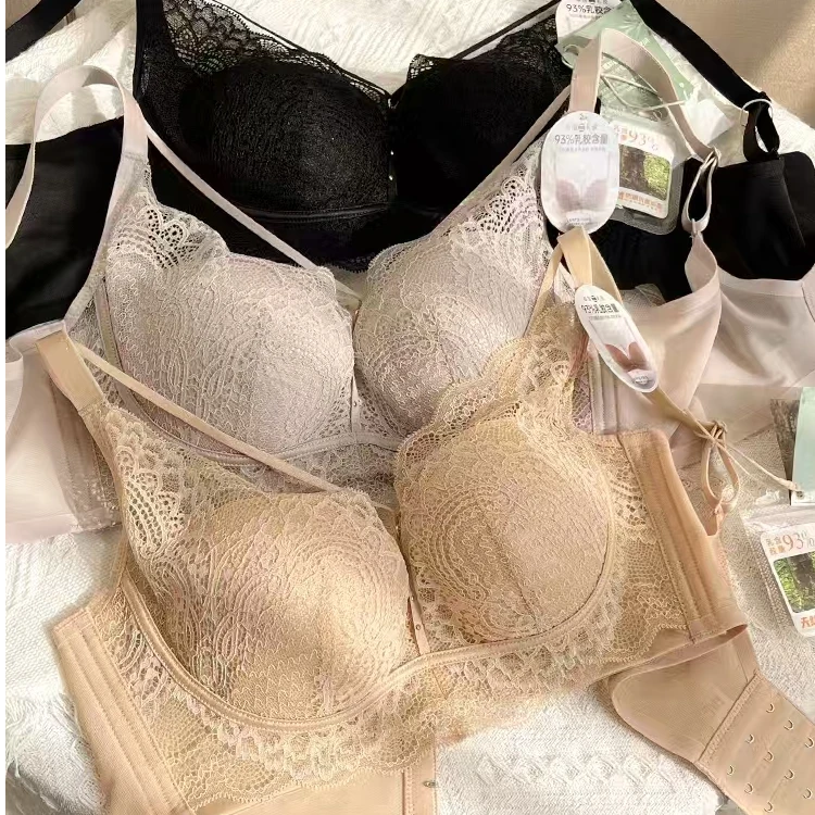 乳胶中厚杯文胸11441